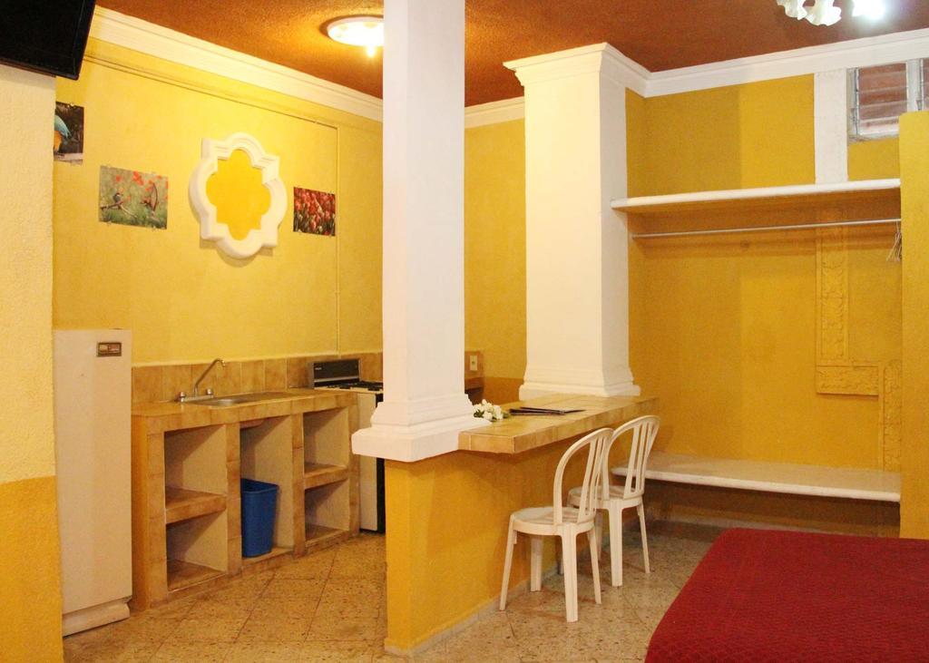 Hotel Suites Elia Noemi メリダ エクステリア 写真