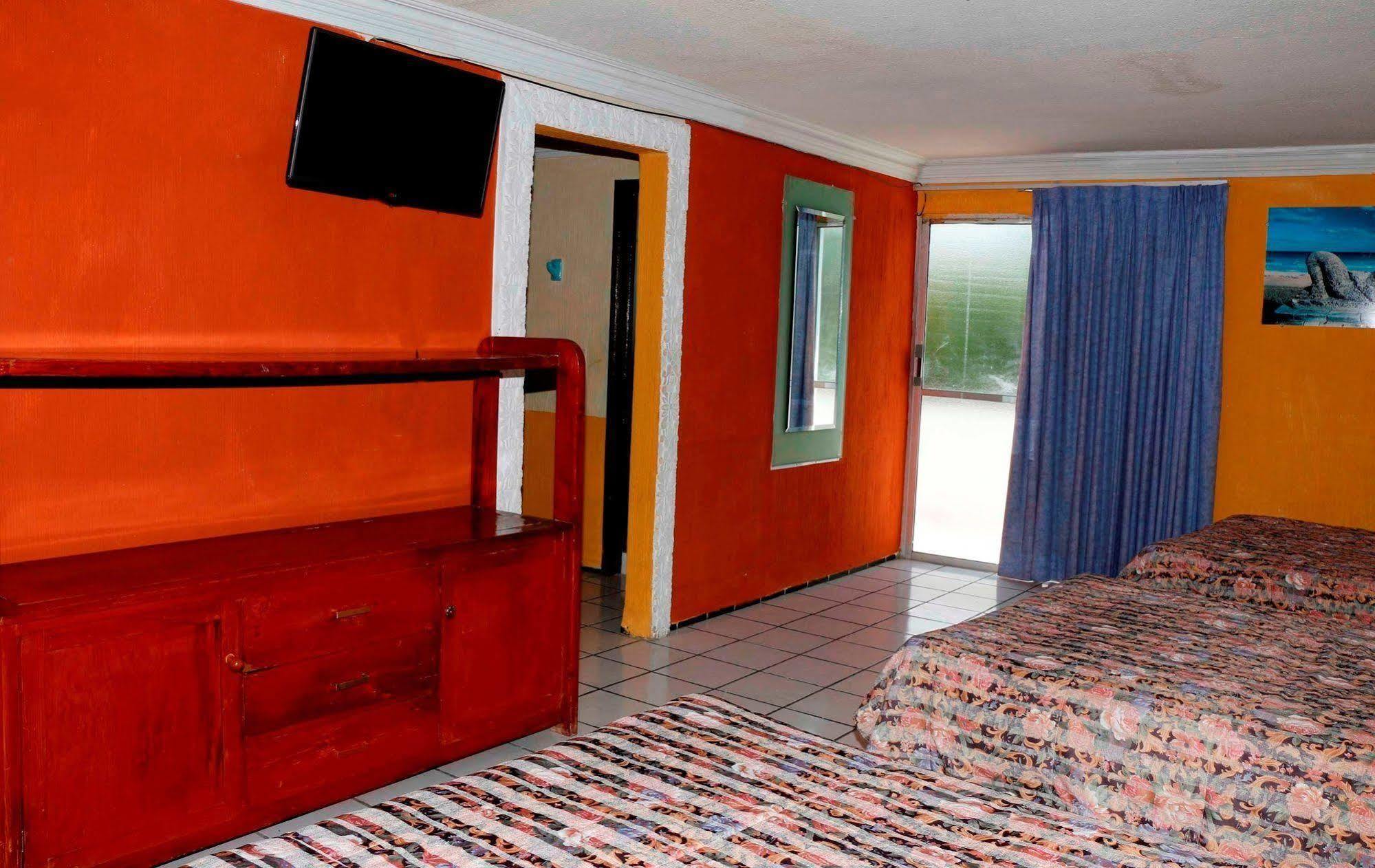 Hotel Suites Elia Noemi メリダ エクステリア 写真
